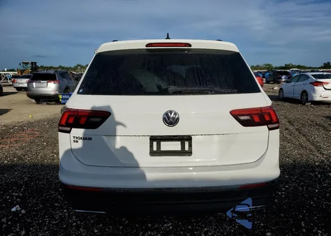 2021 Volkswagen Tiguan Se z USA, uszkodzony, nr VIN 3VV3B7AX0MM066659